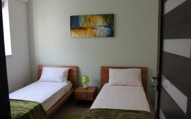 Sunny 2 bedroom, 2 bathrooms, seaside apt.