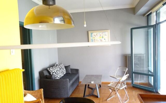 Superb location Athenian apartment