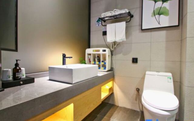 GreenTree Hotel (Fuyang Auto Parts City Convention and Exhibition Center)