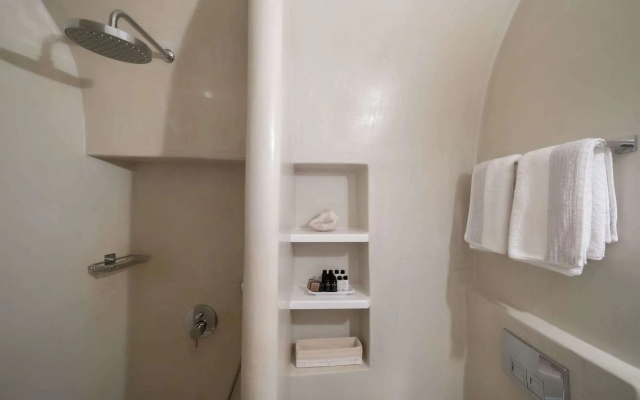 Anemos Cave Suites