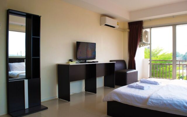 Nantharom Hotel and Restaurant