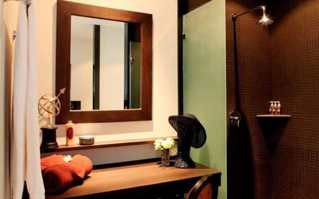 Two Villas Holiday Phuket Onyx Style Nai Harn Beach