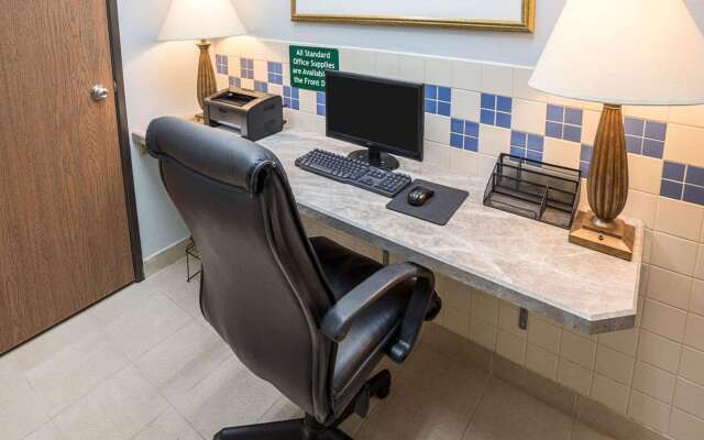 Quality Inn Brooklyn Center