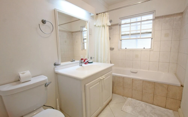 Leith Court Beachfront Apartments