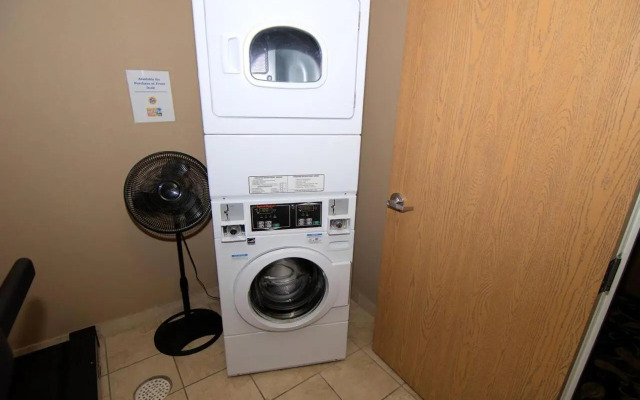 Rock Island Inn & Suites
