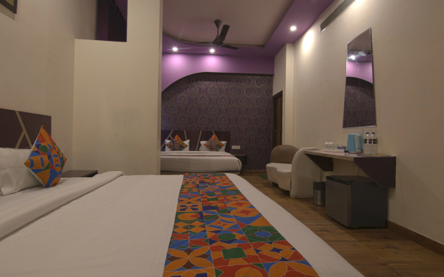 Fabhotel Sallow Grand