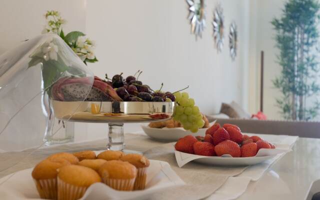 Granada Deluxe Apartments