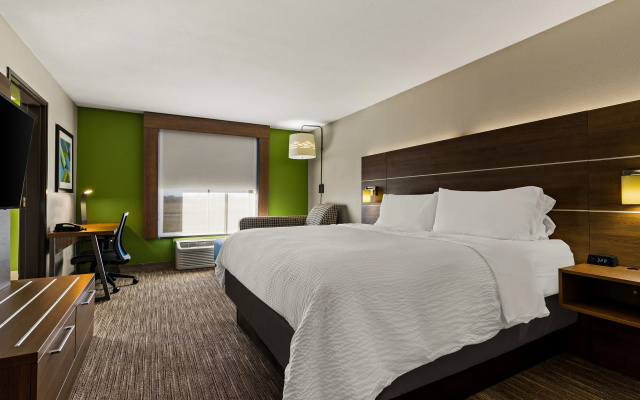 Holiday Inn Express Hotel & Suites Okmulgee