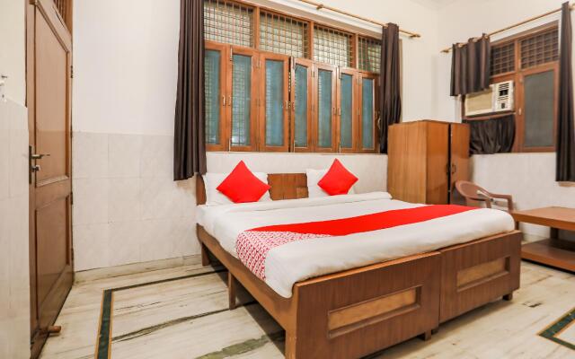OYO 70216 Bluemoon Inn