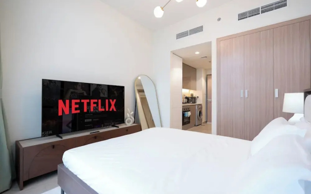 Modern Studio in Azizi Riviera 46