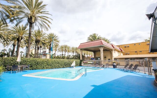 Econo Lodge At The Park