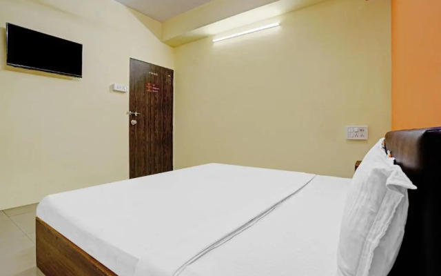 OYO 80576C Hotel Nova Rooms