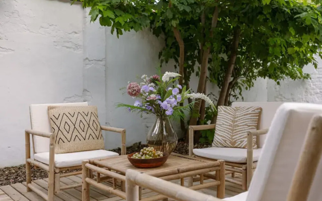 Cosy Bohemian Decorated Apartment With Terrace