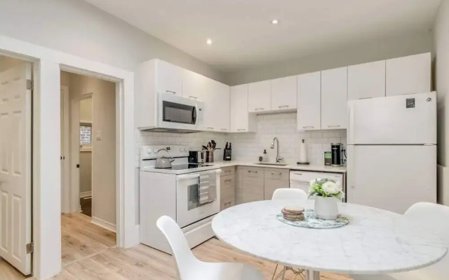 Casa Queen-Unique 2BR Suite- Leslieville