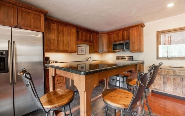 Scorpio Condos with Magnificent Vail Mountain Views by RedAwning