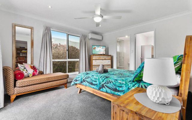 Bribie Island Canal Holiday Destination!