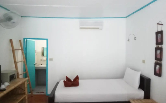 Blu' Beach Bungalows