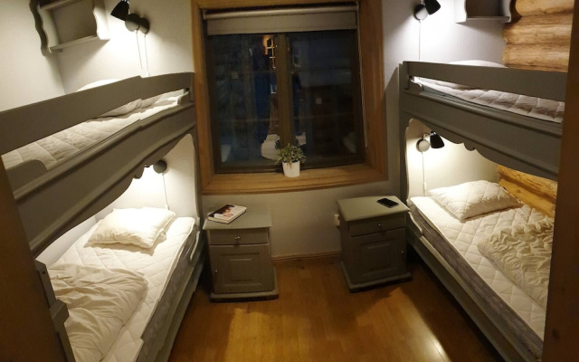 Dalpilen a Great Timber Lodge Middle and Loft Floors