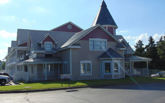 Queen Anne II Motel