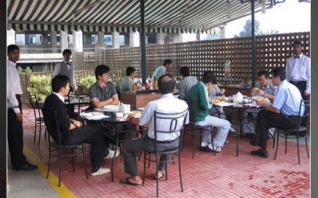 Sterling Living Space - Residency Road