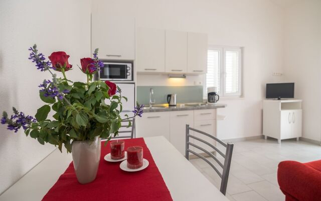 Apartments and Room Maestral