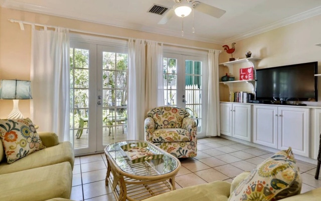 Breezy Bungalow (Townhouse)