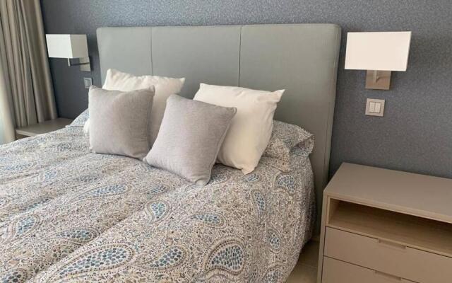 New and modern apartment on the beach 527