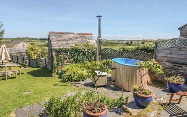 2 Menefreda Cottages