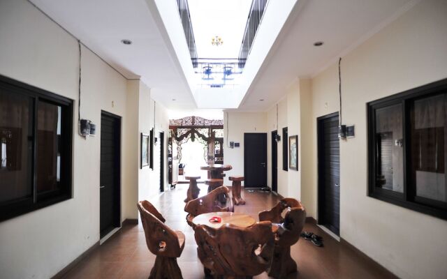 巴厘岛艾里雷农图卡巴唐哈里杜瓦贝拉什8号酒店(Airy Renon Tukad Batanghari Dua Belas 8 Bali)