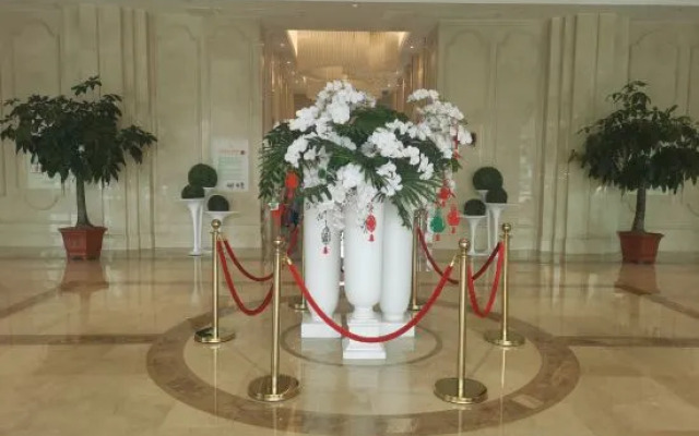 Vienna International Hotel (Chongqing Dazu Center)
