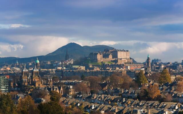 Holiday Inn Express Edinburgh City West, an IHG Hotel