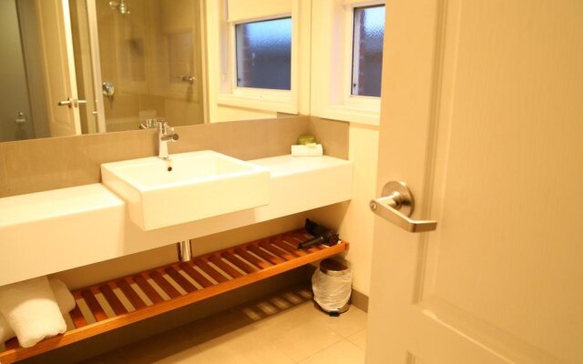 Allansford Hotel Motel