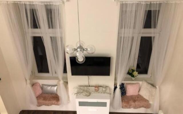Bpr Stylish Mosaic Home With Terrace