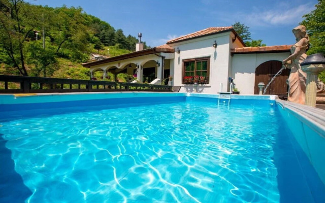 Whitepool villa