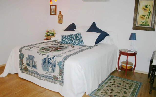 Red Horse Bed and Breakfast