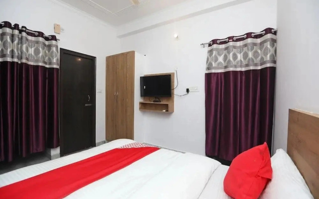 M R Residency by OYO Rooms