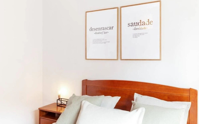 Bright & Cosy Apartment for 4 in Almada