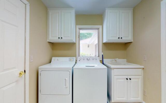 32 Heath Dr