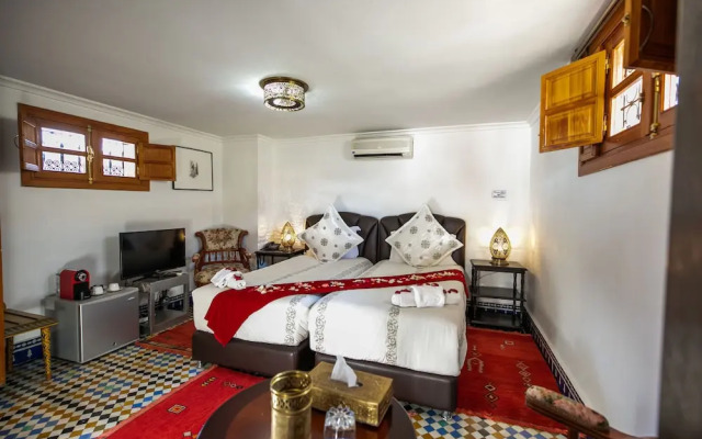 Room in B&B - Riad Authentic Palace & Spa -jawhara