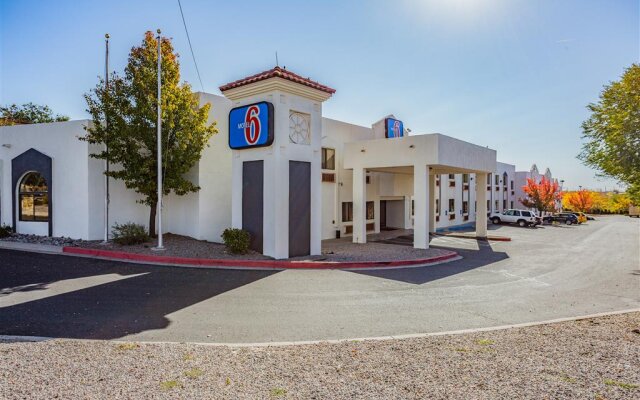 Motel 6 Santa Fe Nm Central