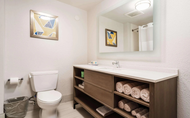 Comfort Suites Columbia Northeast - Fort Jackson