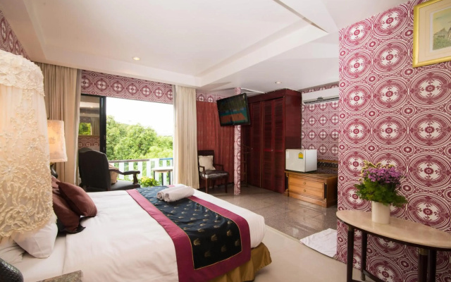 Diamond City Hotel