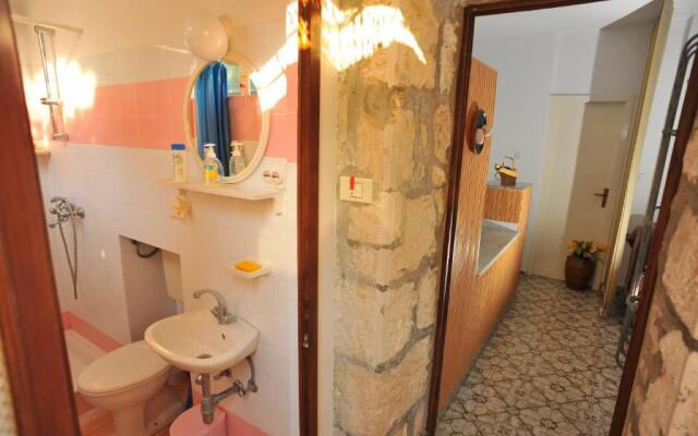 Apartments Piv - 10 m from beach