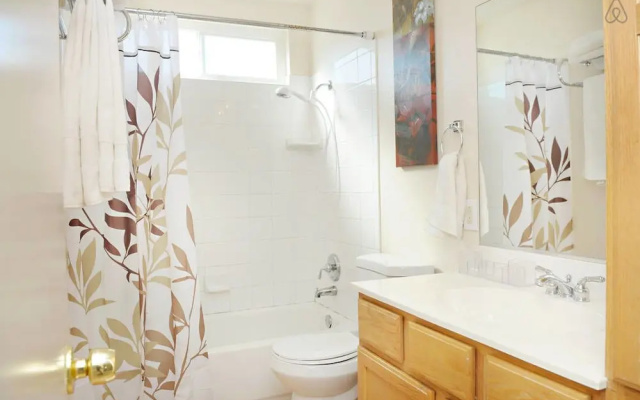 Luxury 4br 8min to Las Vegas Strip