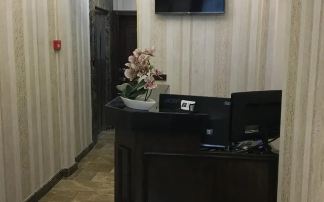 Iq Hotel