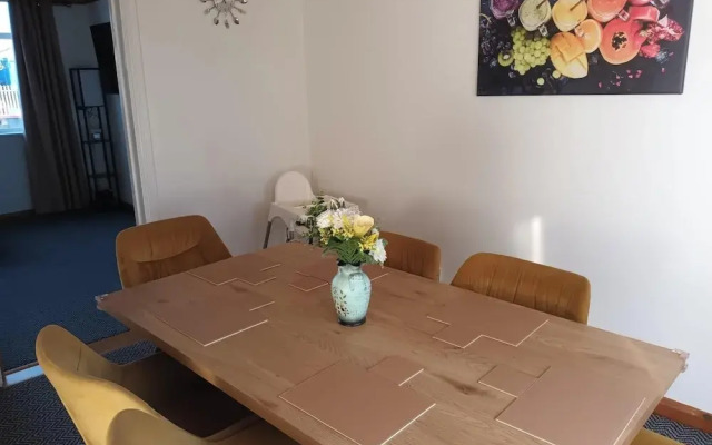 Charming 3-bed House in Birmingham Near nec & hs2