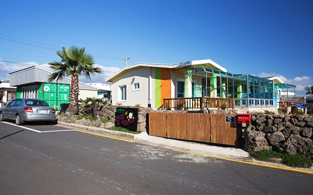 Seogwipo Wolpyeong I-kiz Pension