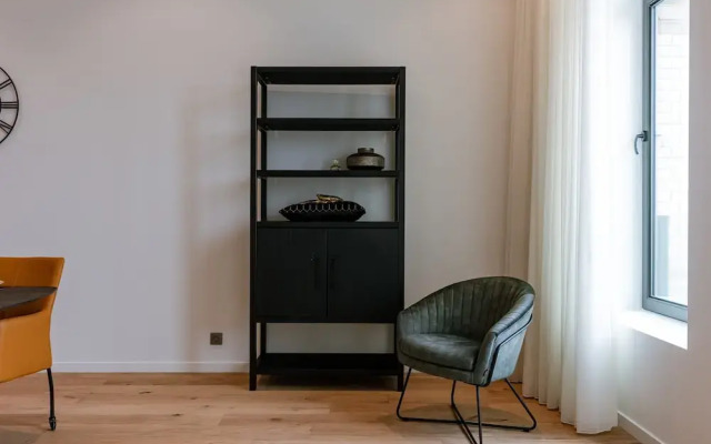 Serene Dikefront Apartment With en Suite Bedrooms and Stunning Views