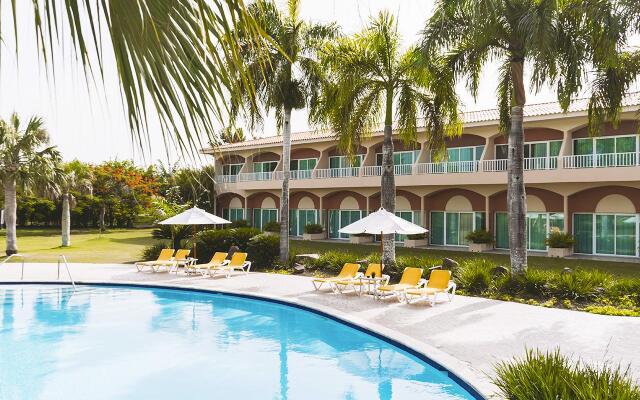 Hodelpa Garden Suites Golf & Convention Center