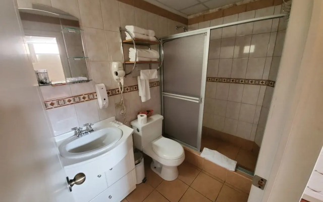 Mariscal Inn & Suites